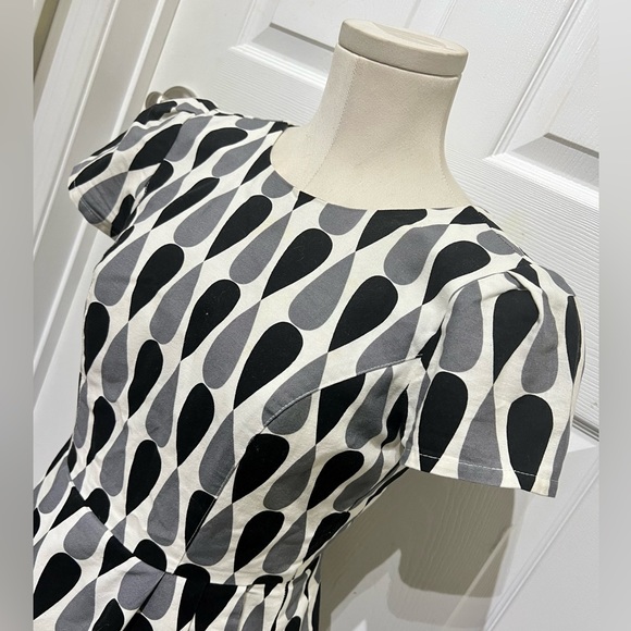 Birds of North America Dress  Size 2 - Picture 3 of 9